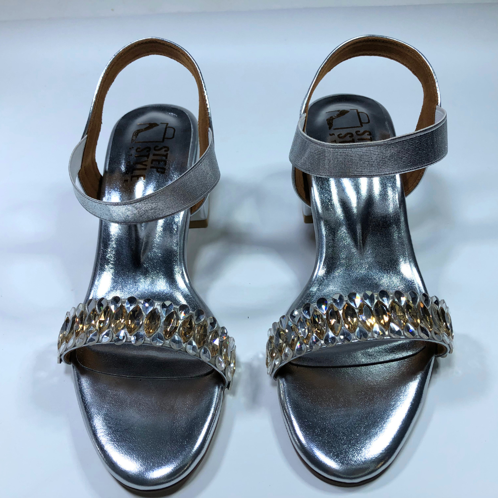 Elegant Dual-Tone Rhinestone Embellished Block Heel Sandals - Image 4